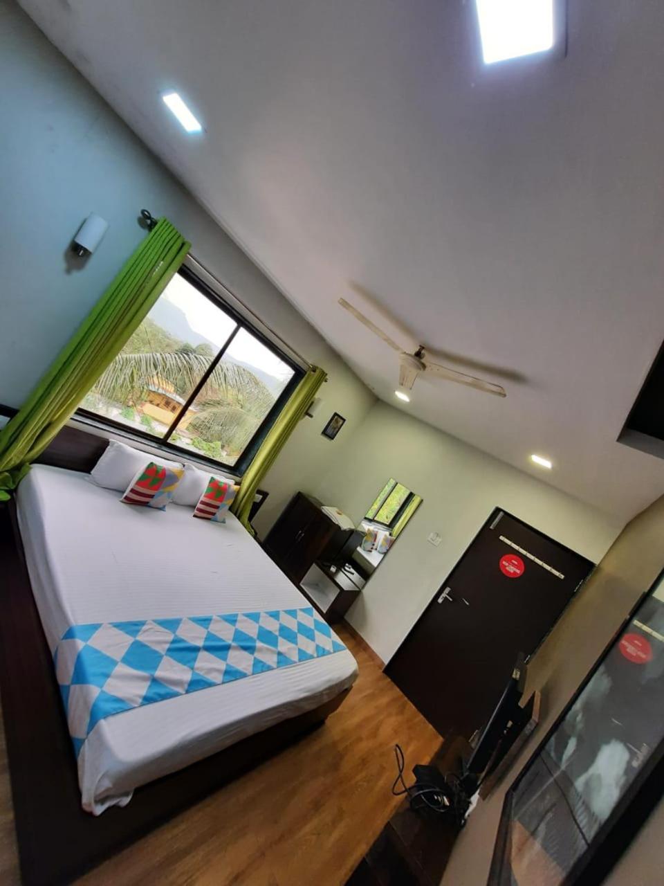 Karla Retreat Resort โลนาวาลา ภายนอก รูปภาพ